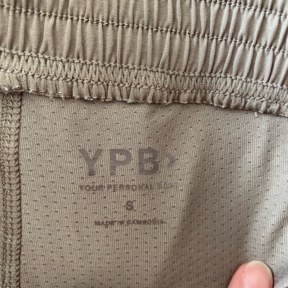 Abercrombie & Fitch YPB Active Shorts - Picture 4 of 7